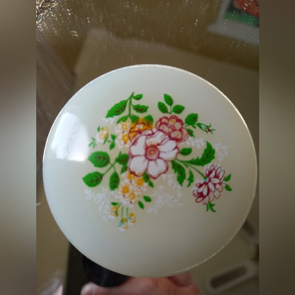 Vintage clamshell trinket box - Picture 9 of 13